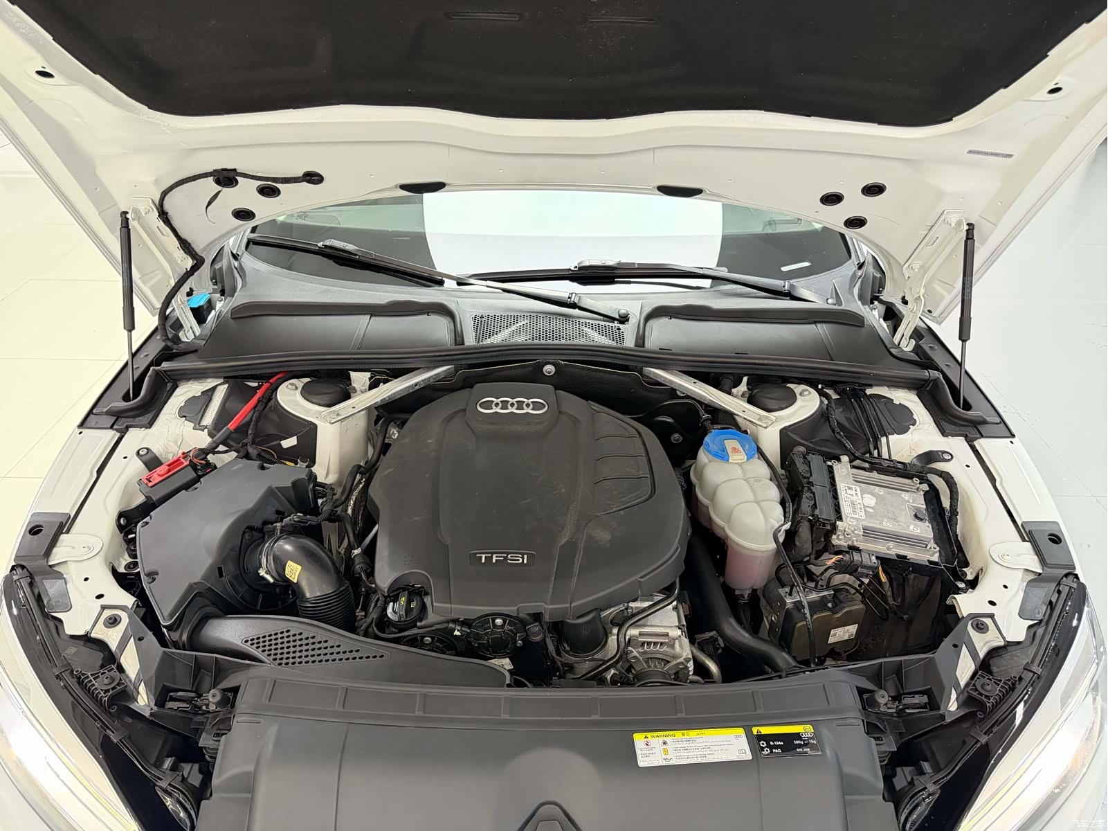 Audi A4L, 2016 10