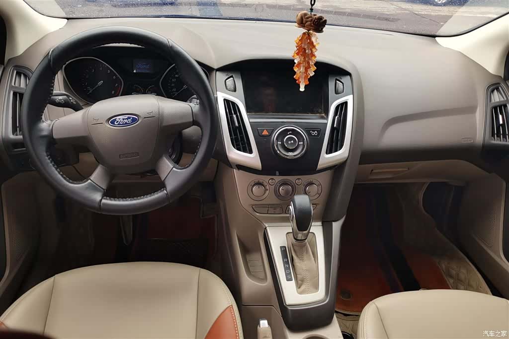 Ford Focus, 2015 12