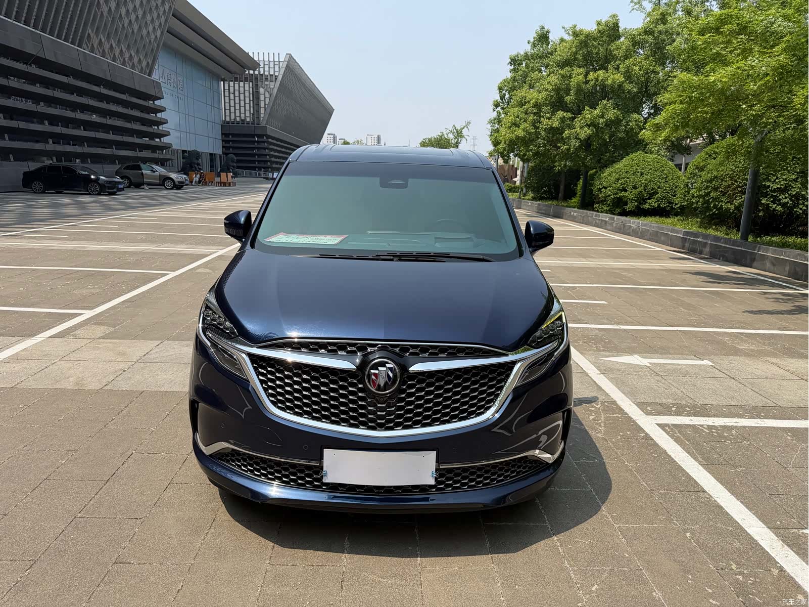 Buick GL8, 2020 1