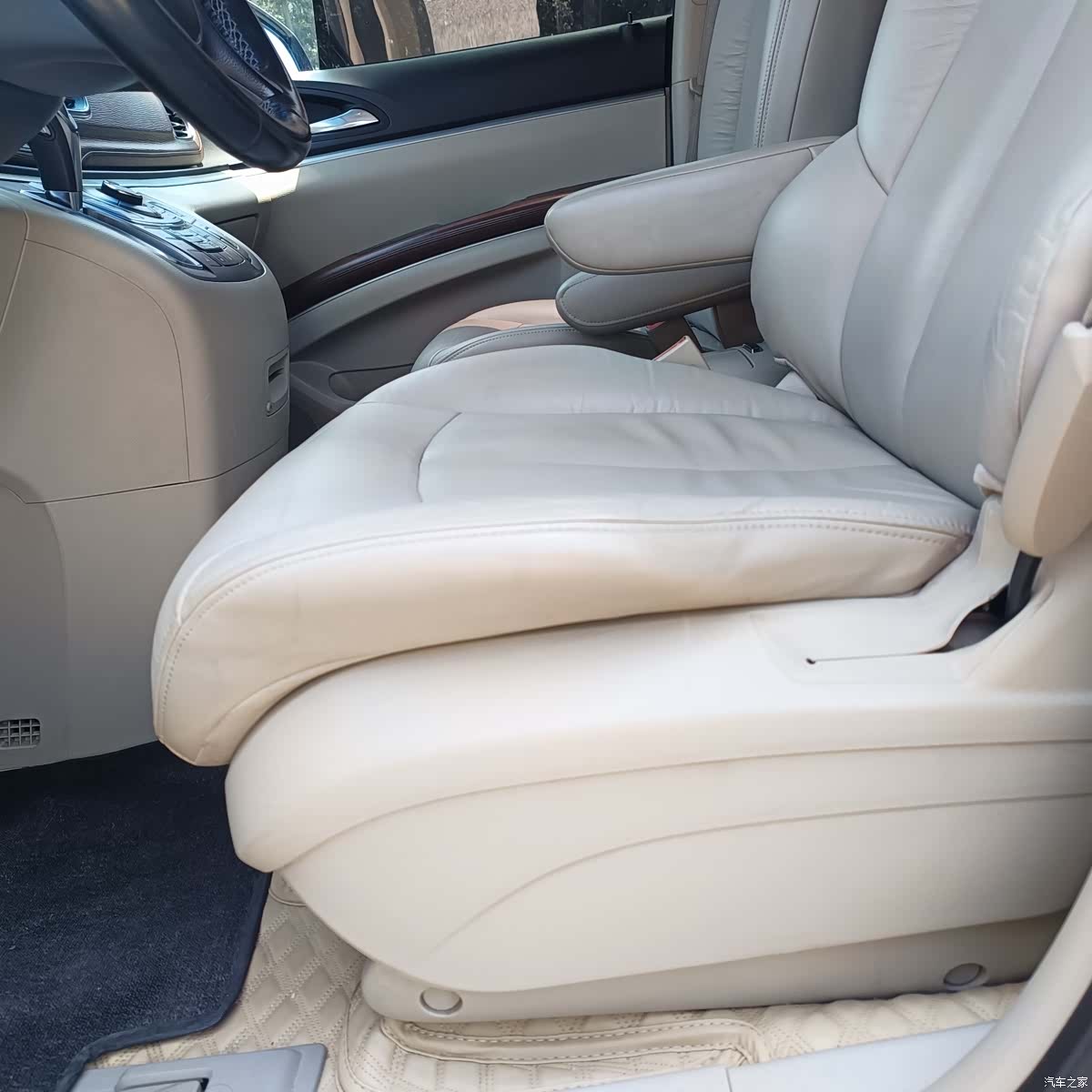 Buick GL8, 2017 21