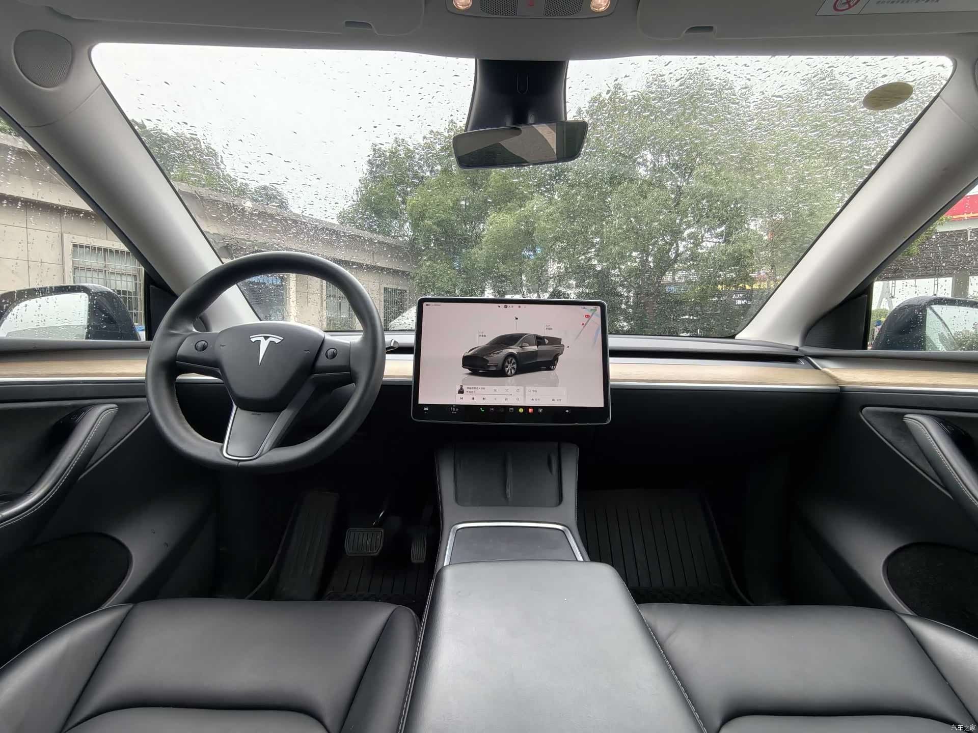 Tesla Model Y, 2023 12