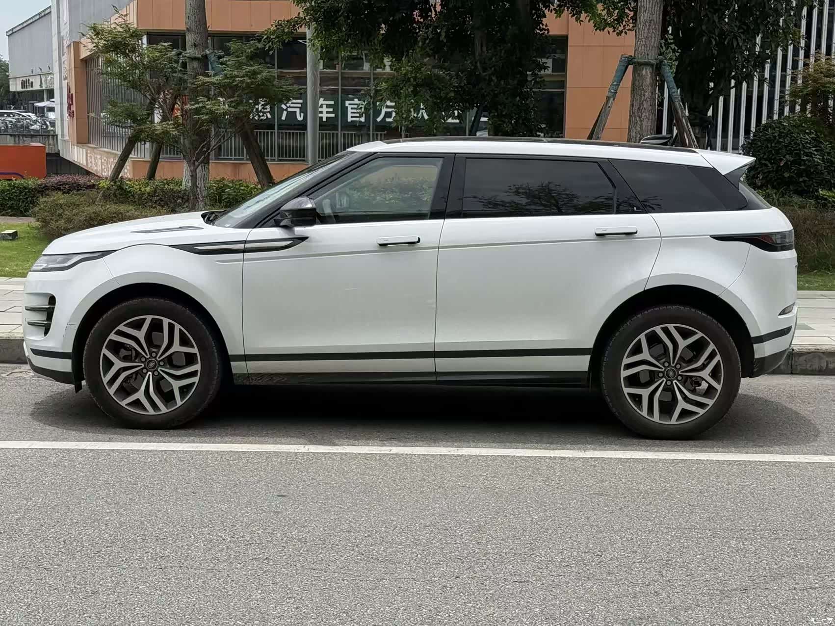 Land Rover Range Rover, 2024 3