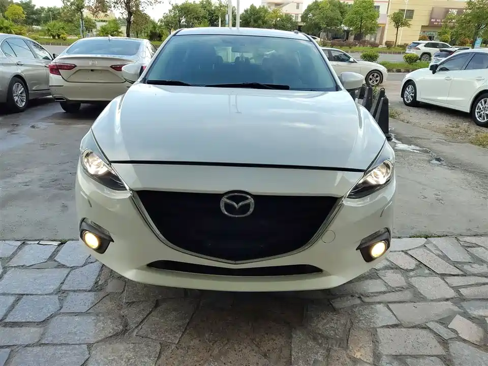 Mazda 3 Angkesaila