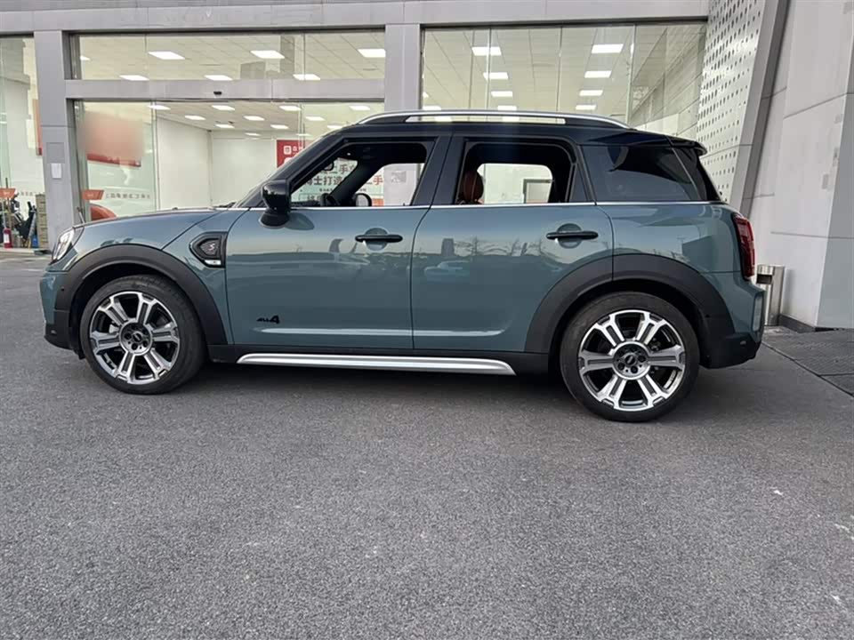 MINI COUNTRYMAN