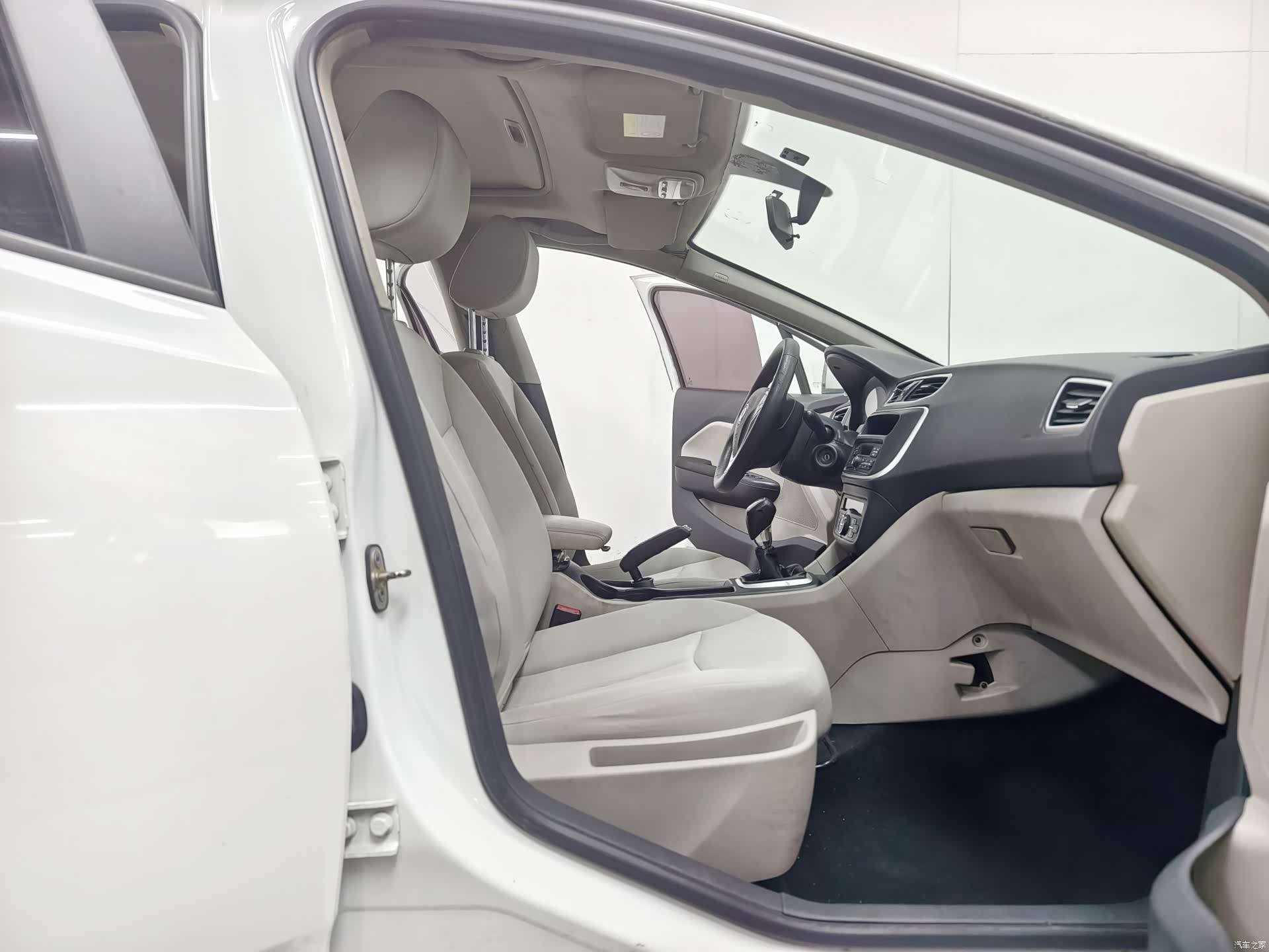 DongFeng L60, 2017 14