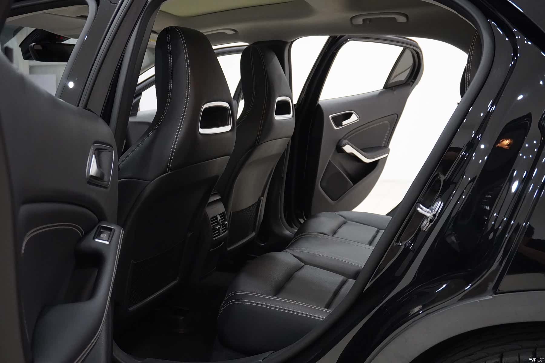 Mercedes-Benz GLA, 2018 8