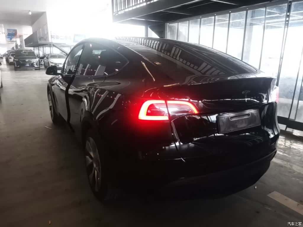 Tesla Model Y, 2023 все фото