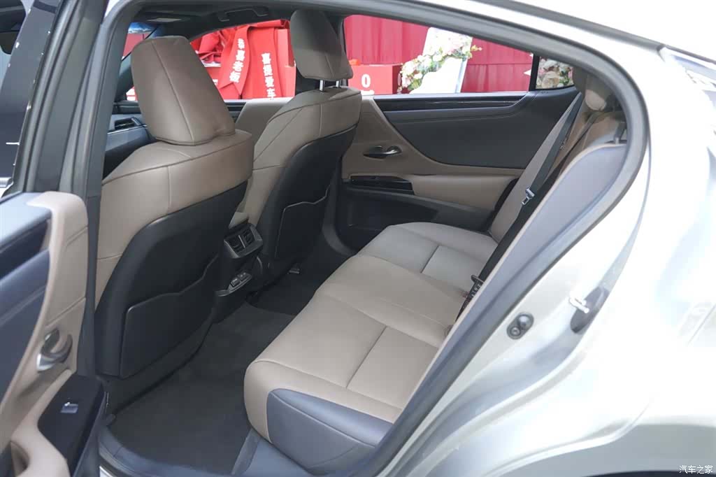 Lexus ES, 2024 19