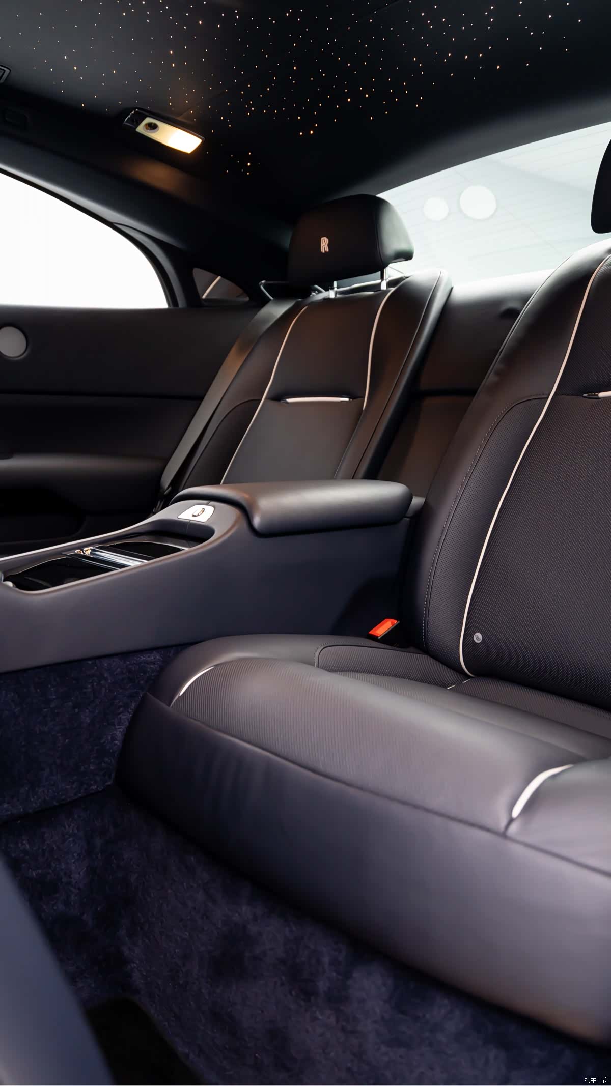 Rolls-Royce Wraith, 2017 15