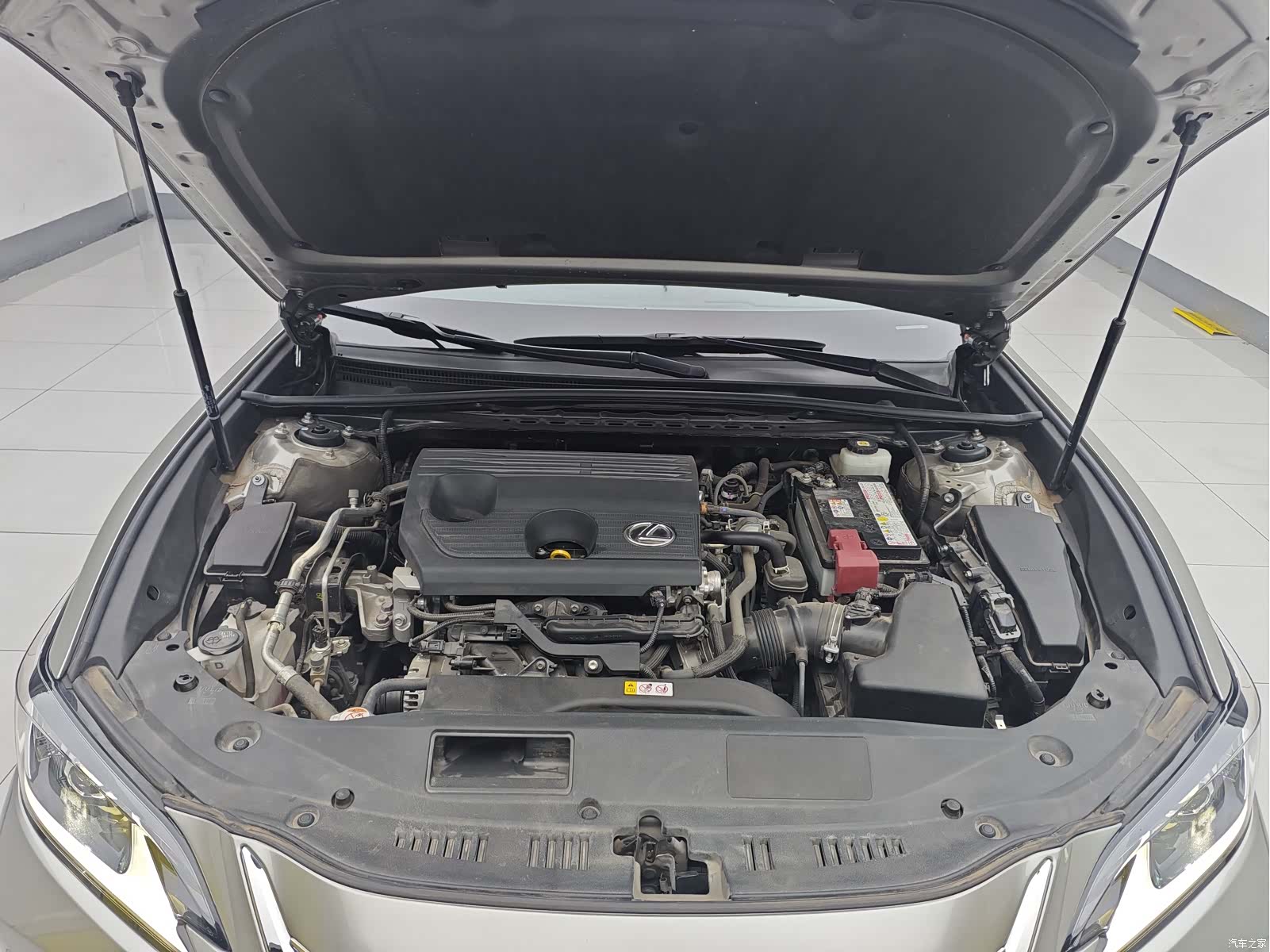 Lexus ES, 2024 11