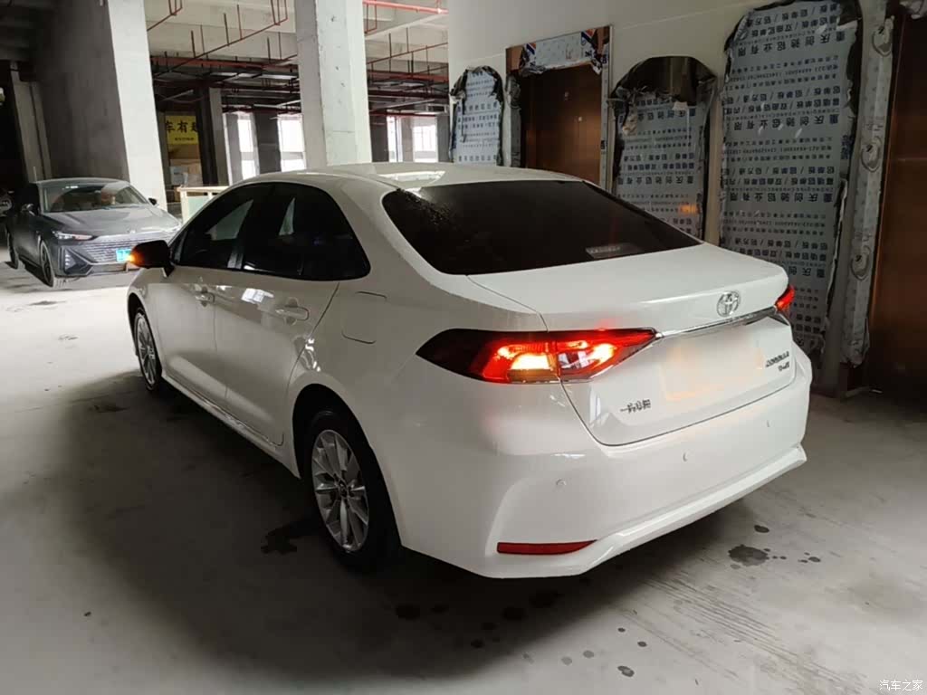 Toyota Corolla, 2022 все фото