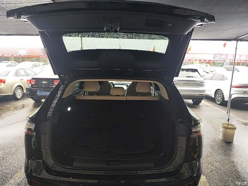Roewe D5X, 2025 19