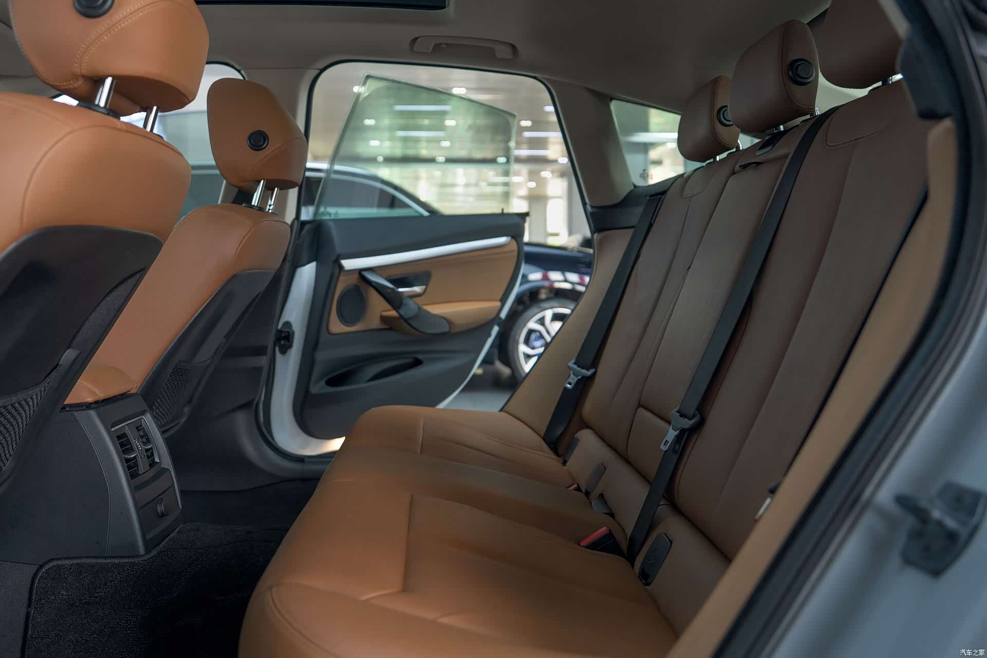 BMW 3 Series, 2016 13