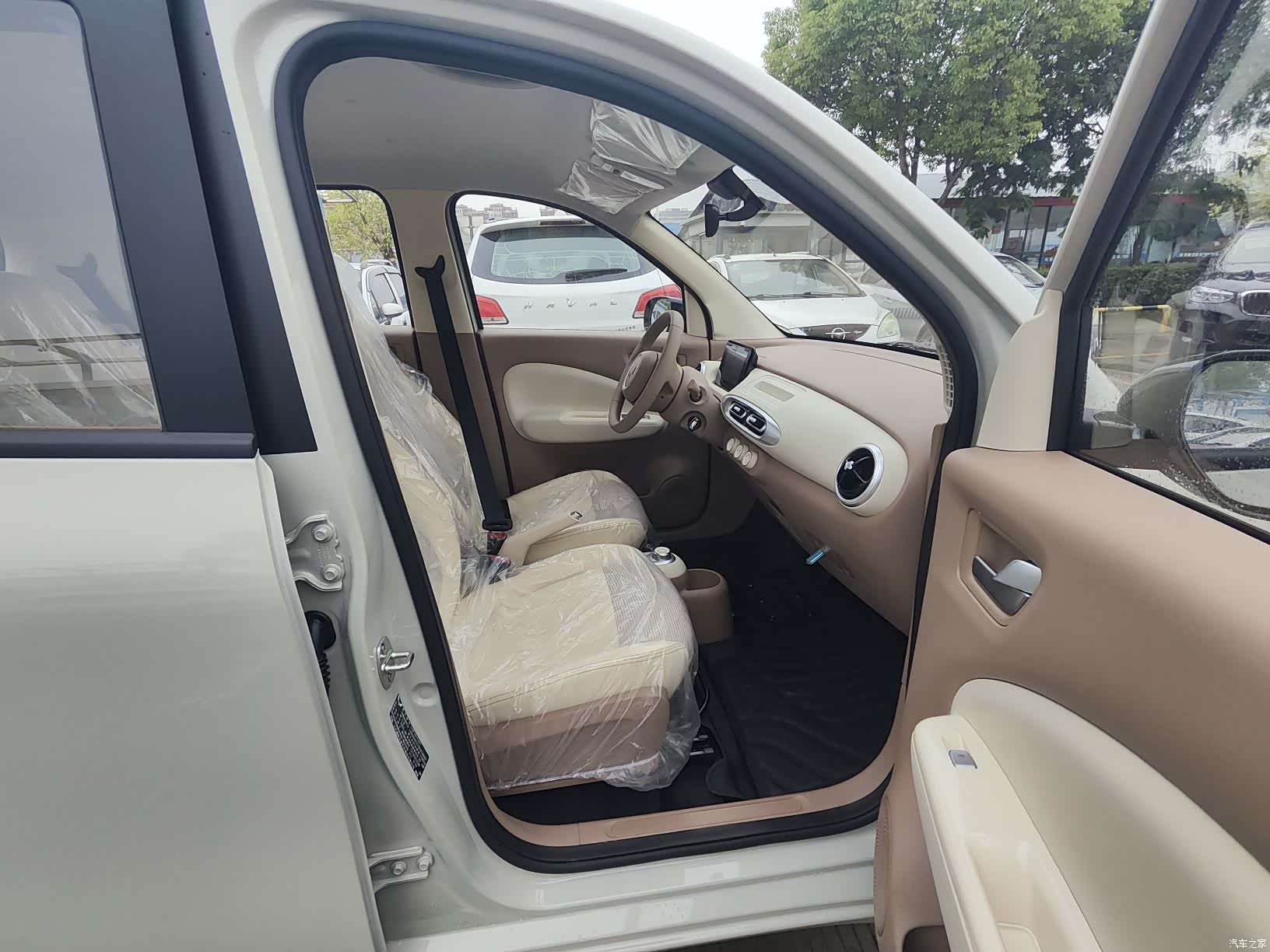 Wuling MINIEV, 2026 10