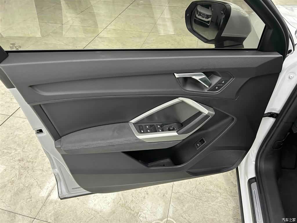 Audi Q3, 2022 10