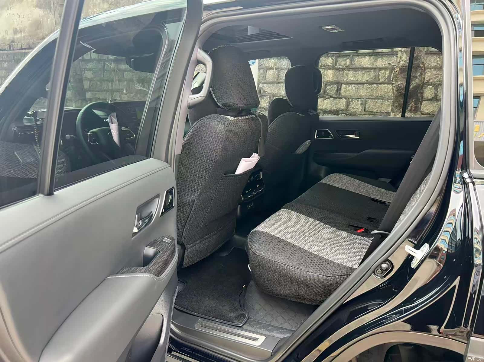 Toyota Land Cruiser, 2025 6