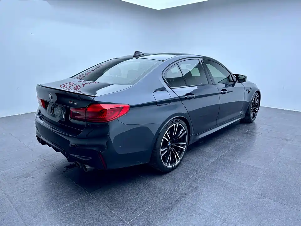 BMW M5