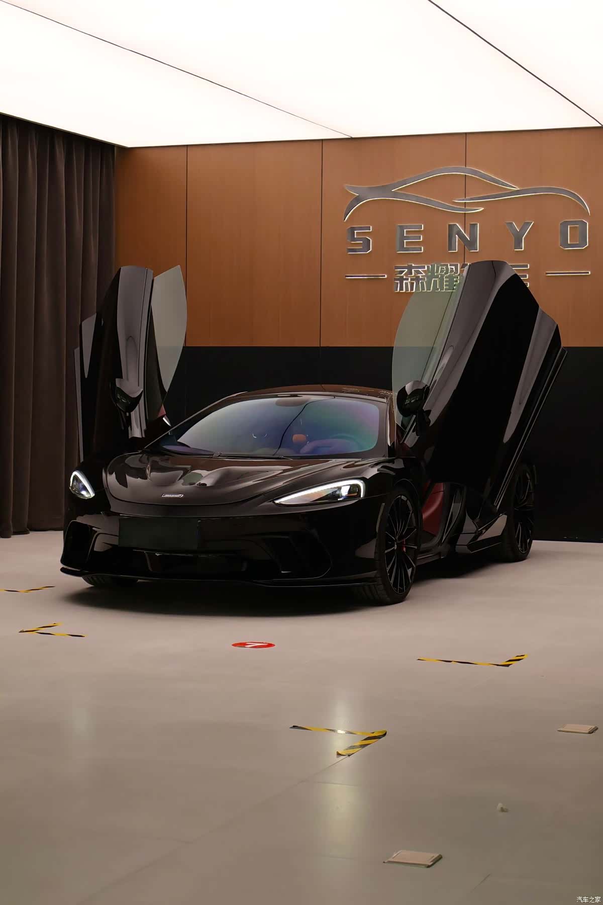 McLaren GT