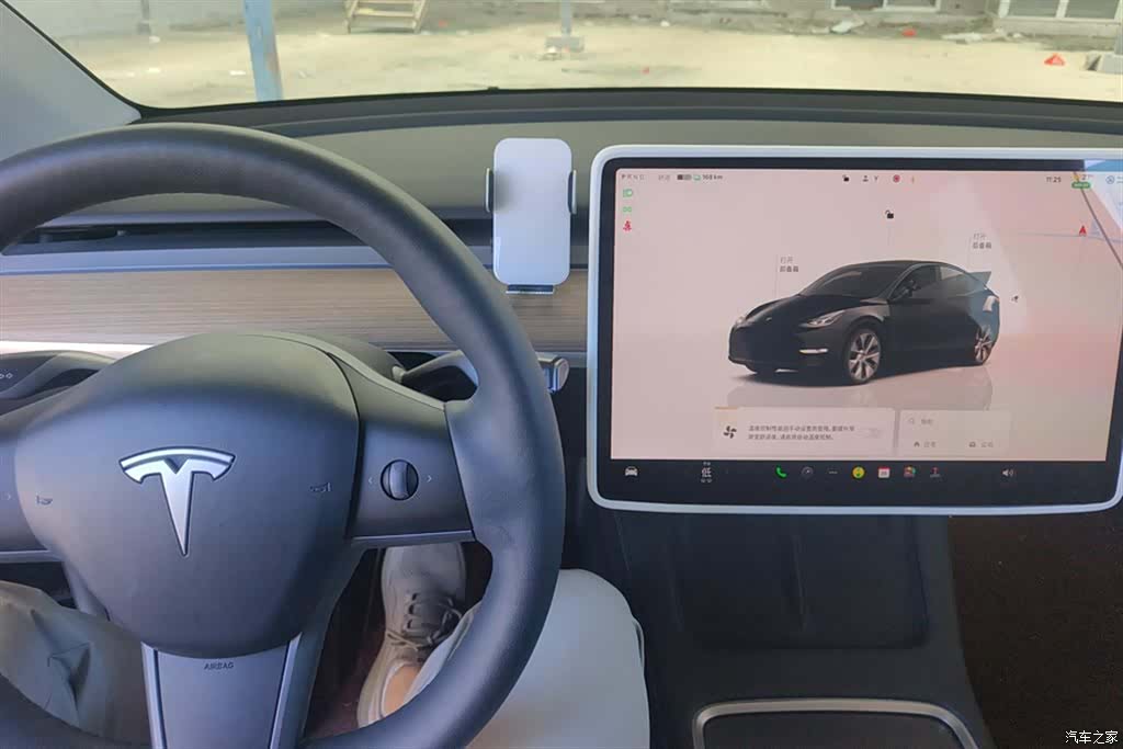 Tesla Model Y, 2023 13