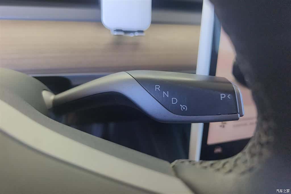 Tesla Model Y, 2023 16