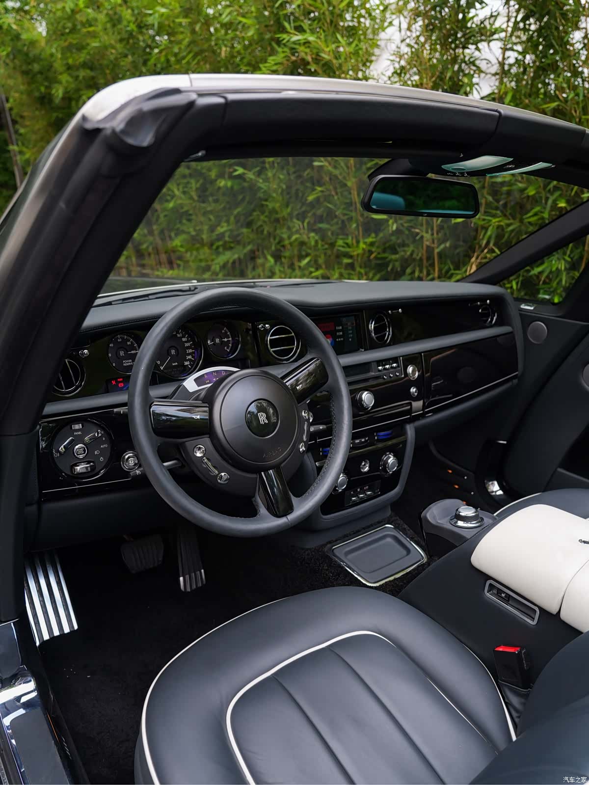 Rolls-Royce Phantom, 2008 11