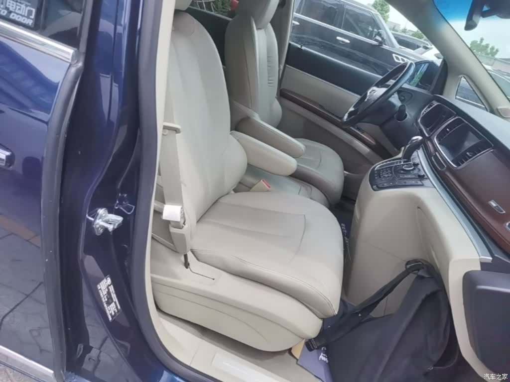 Buick GL8, 2017 25