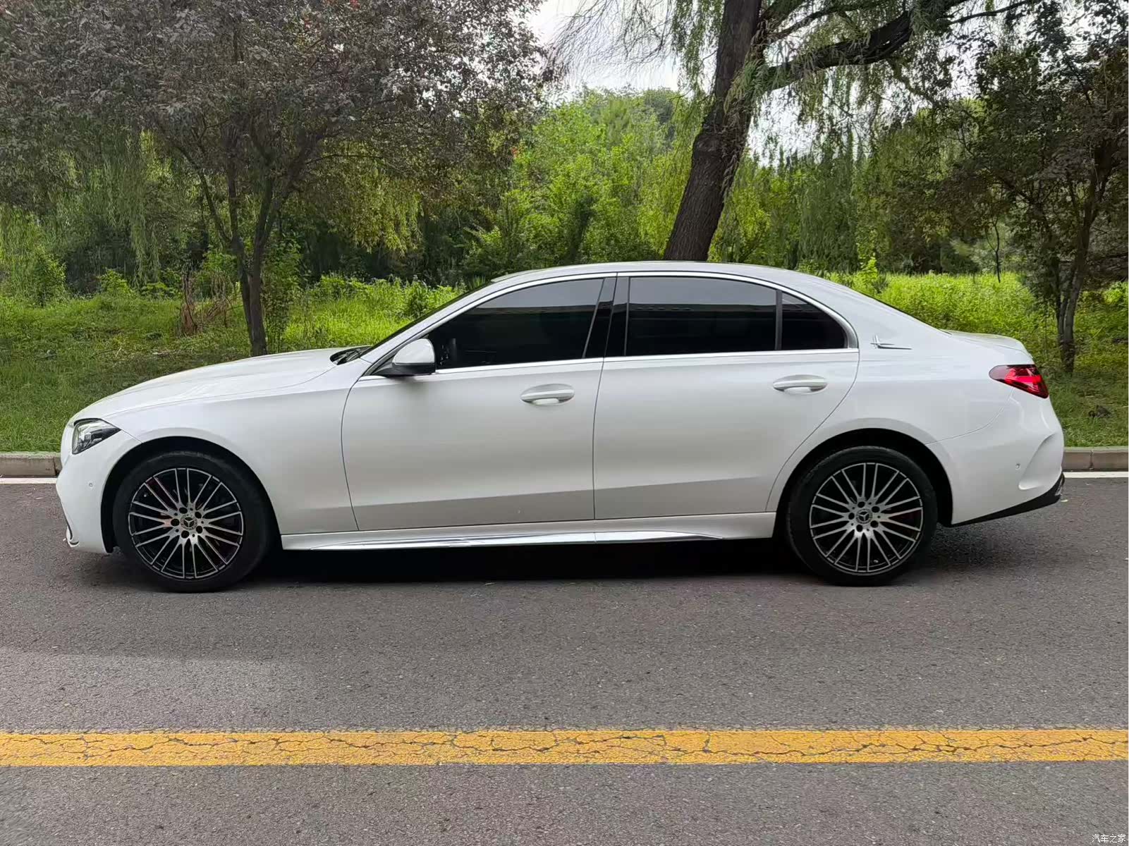 Mercedes-Benz C-Class, 2023 3