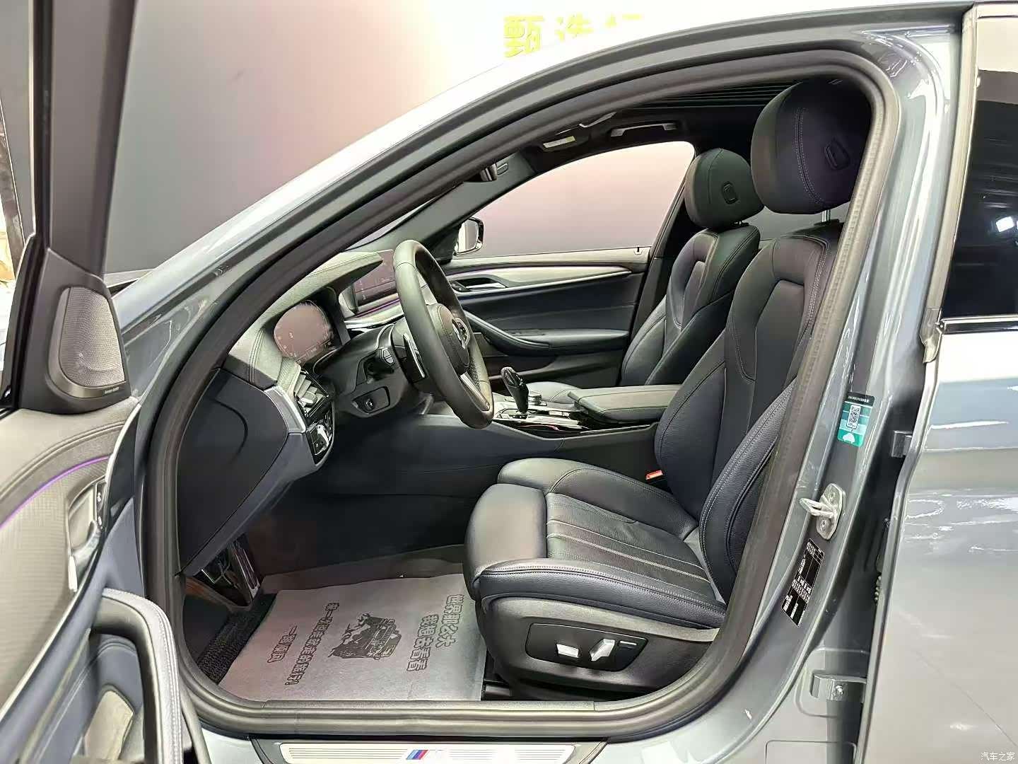 BMW 5 Series, 2019 все фото