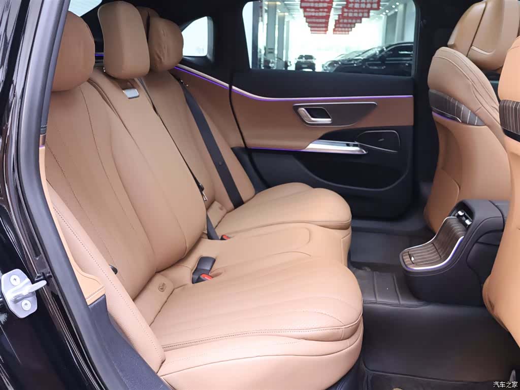 Mercedes-Benz E-Class, 2024 22