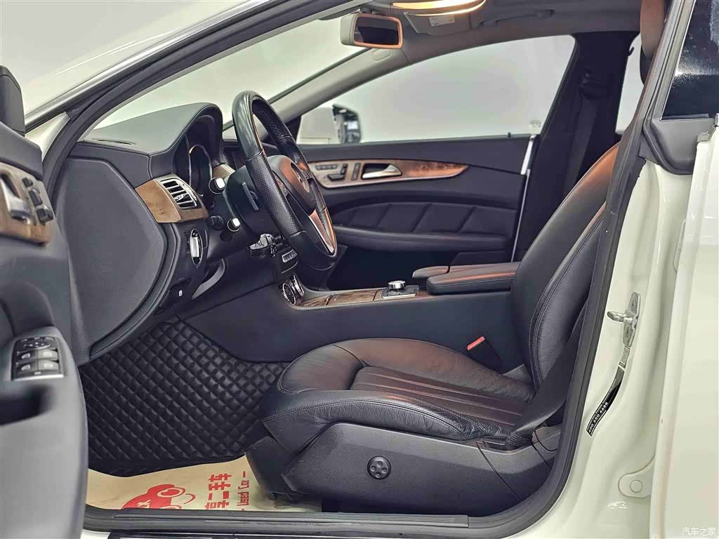 Mercedes-Benz CLS, 2015 4