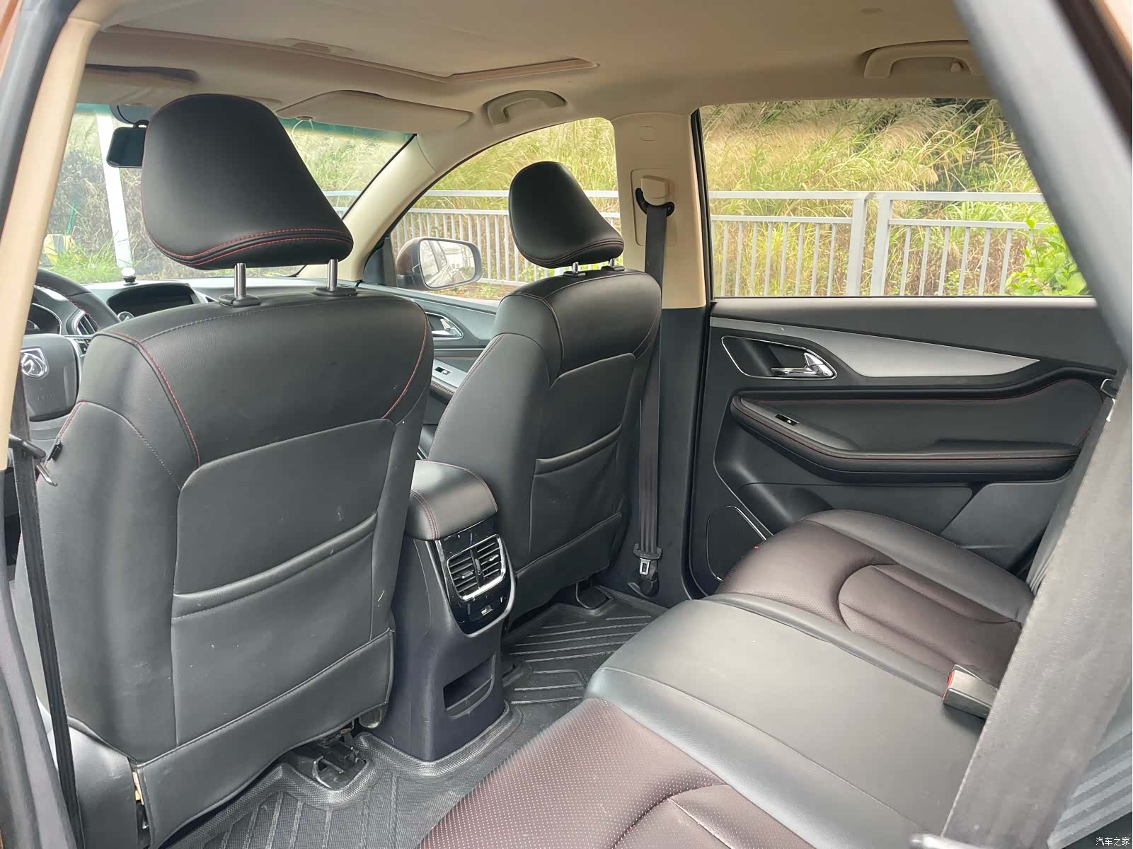 Wuling 560, 2016 16