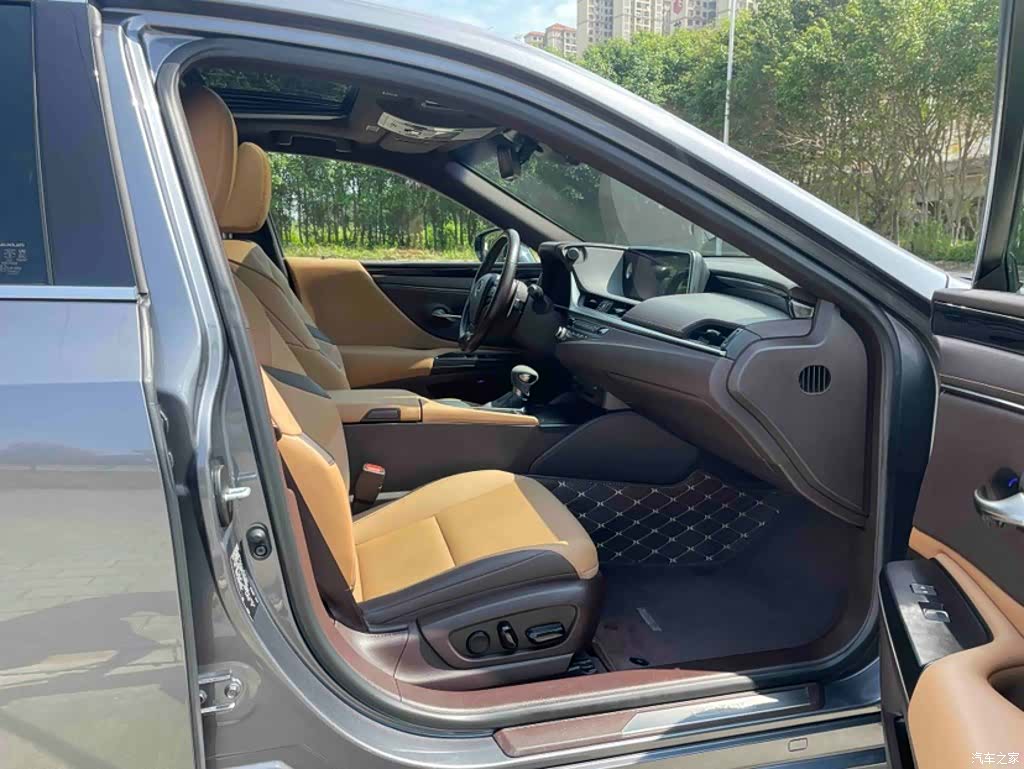 Lexus ES, 2021 11
