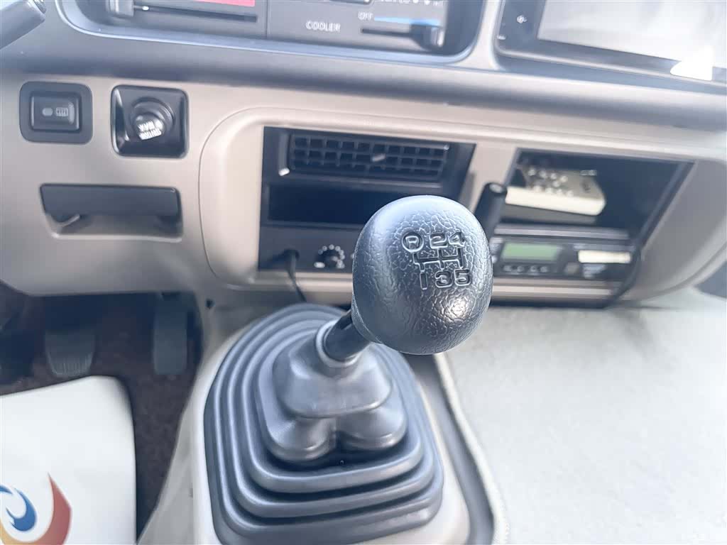 Toyota Coaster, 2018 7