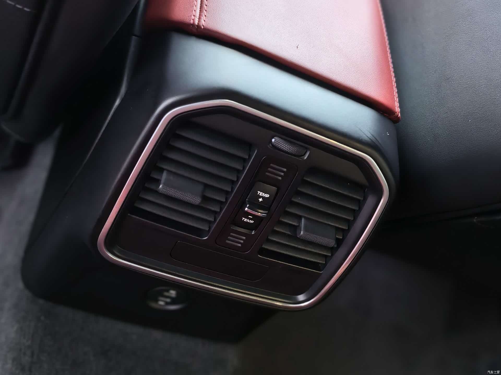 Porsche Macan, 2023 12