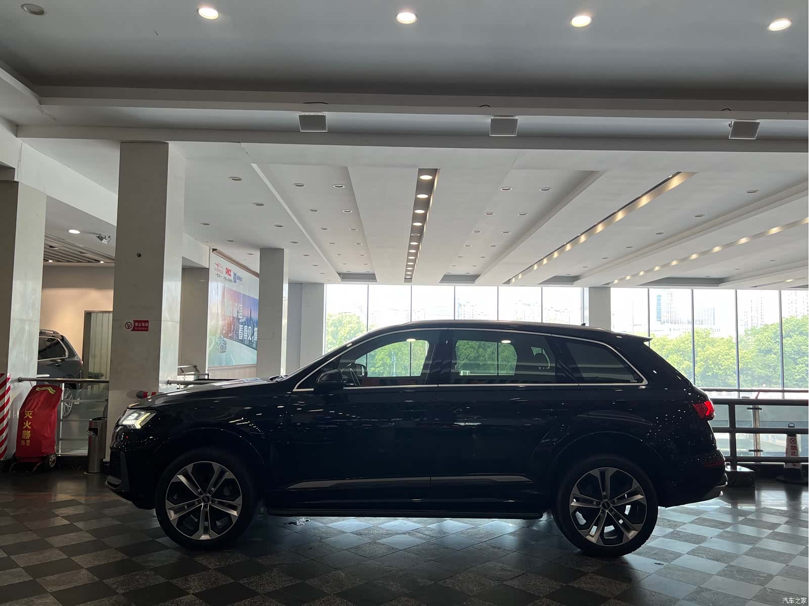 Audi Q7, 2021 3
