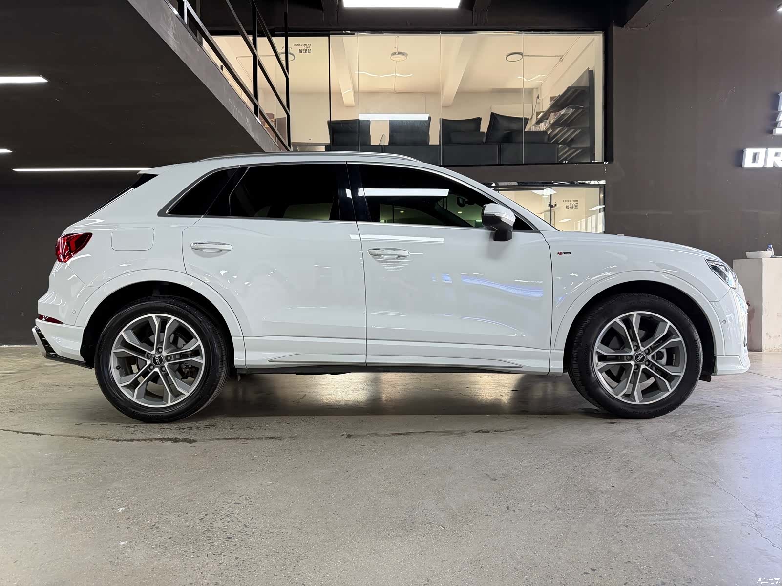Audi Q3, 2024 10