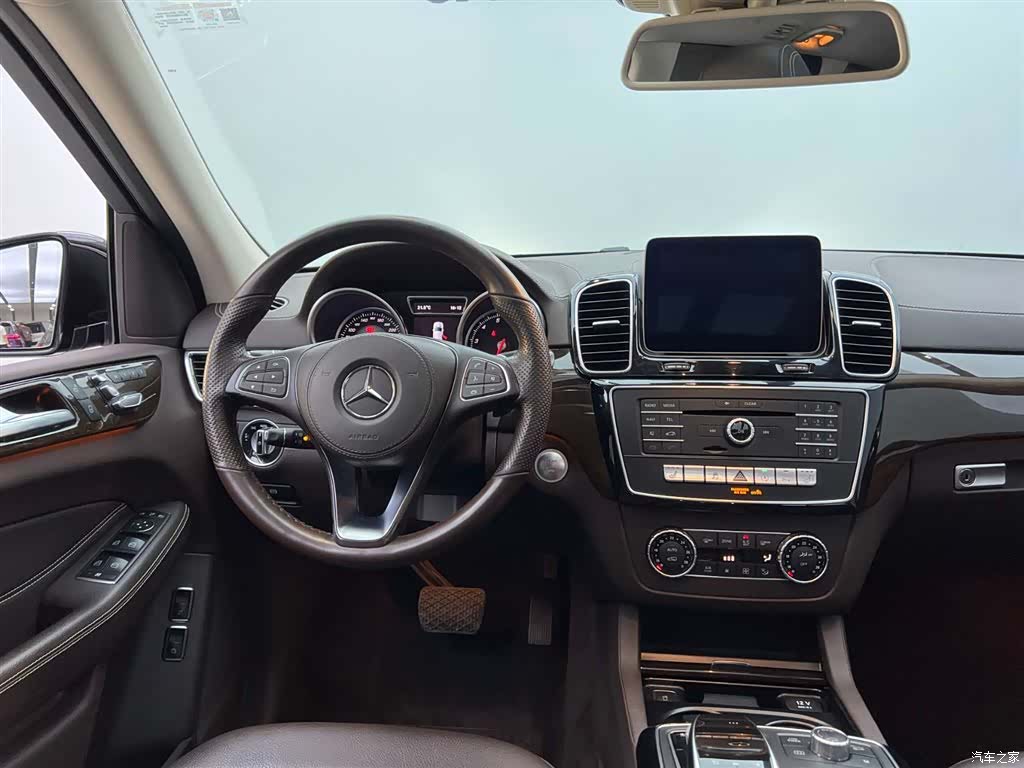 Mercedes-Benz GLS, 2018 33