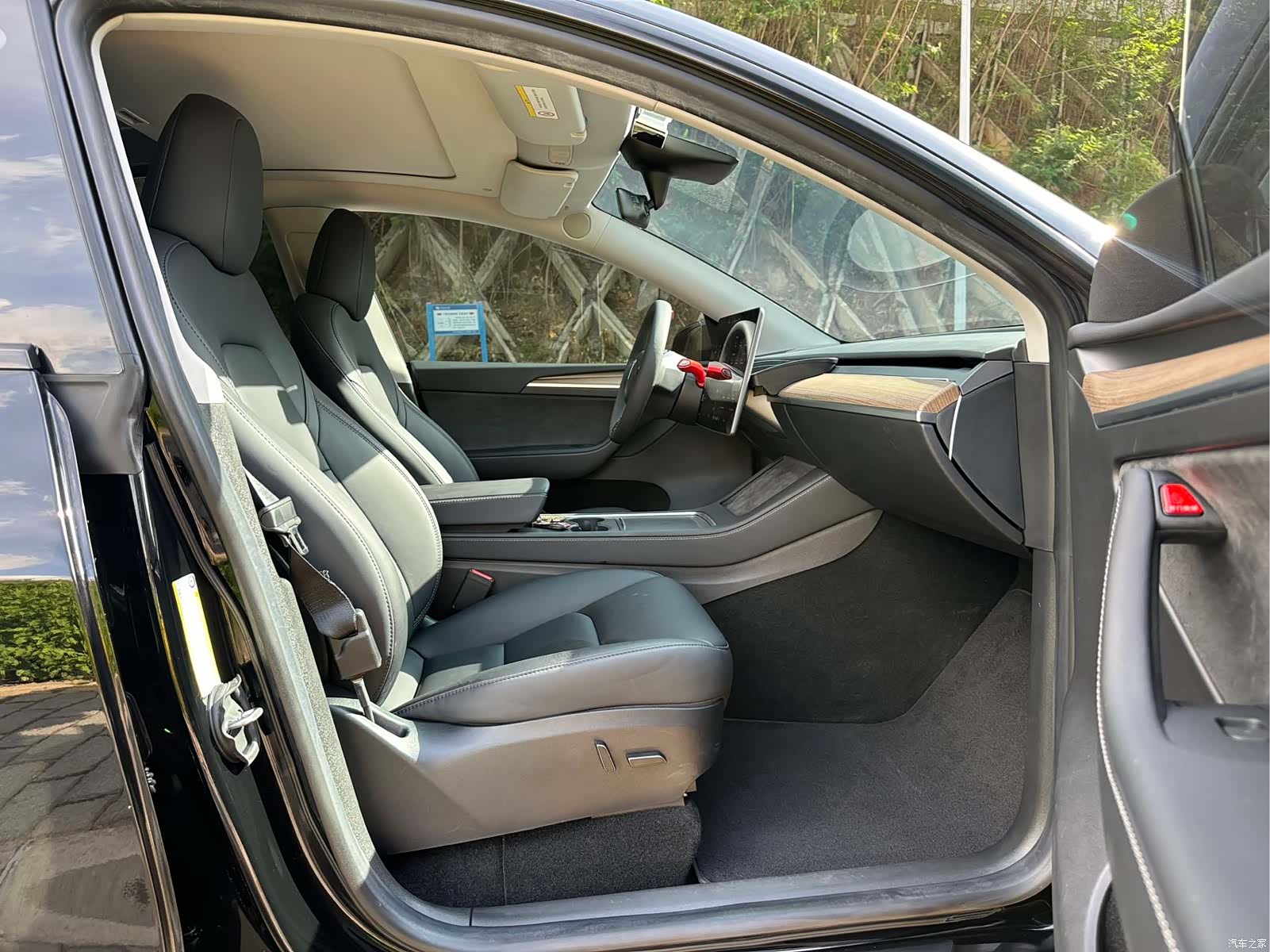Tesla Model Y, 2023 11