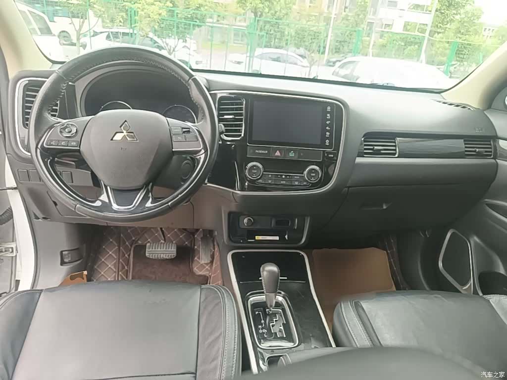 Mitsubishi Outlander, 2019 10