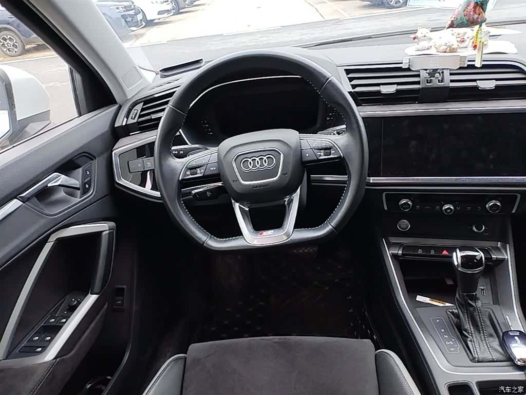 Audi Q3, 2020 11