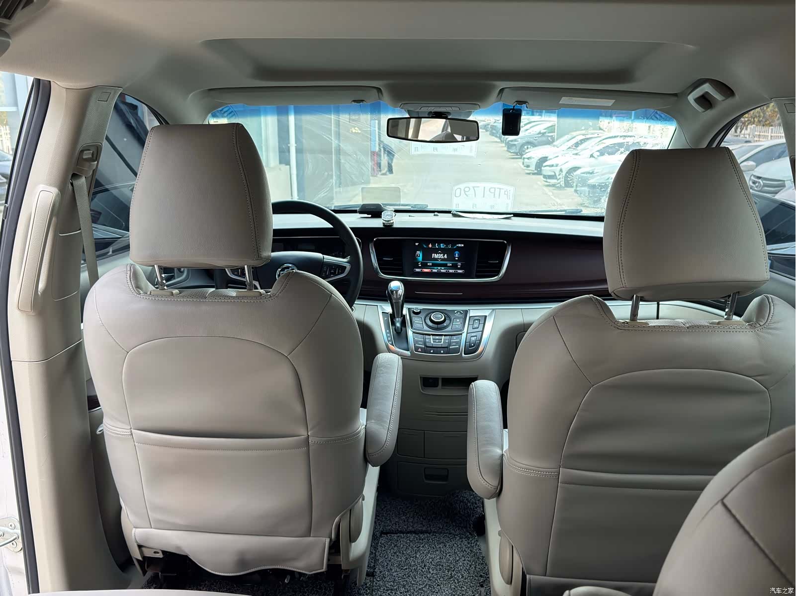 Buick GL8, 2018 6