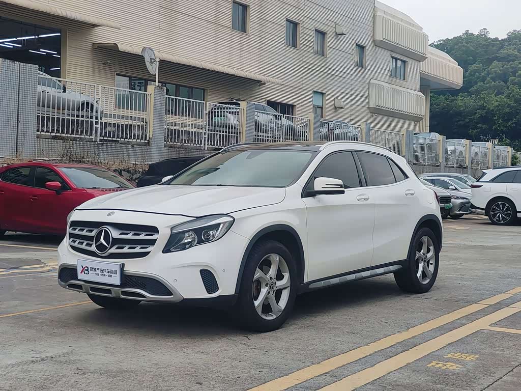 Mercedes-Benz GLA