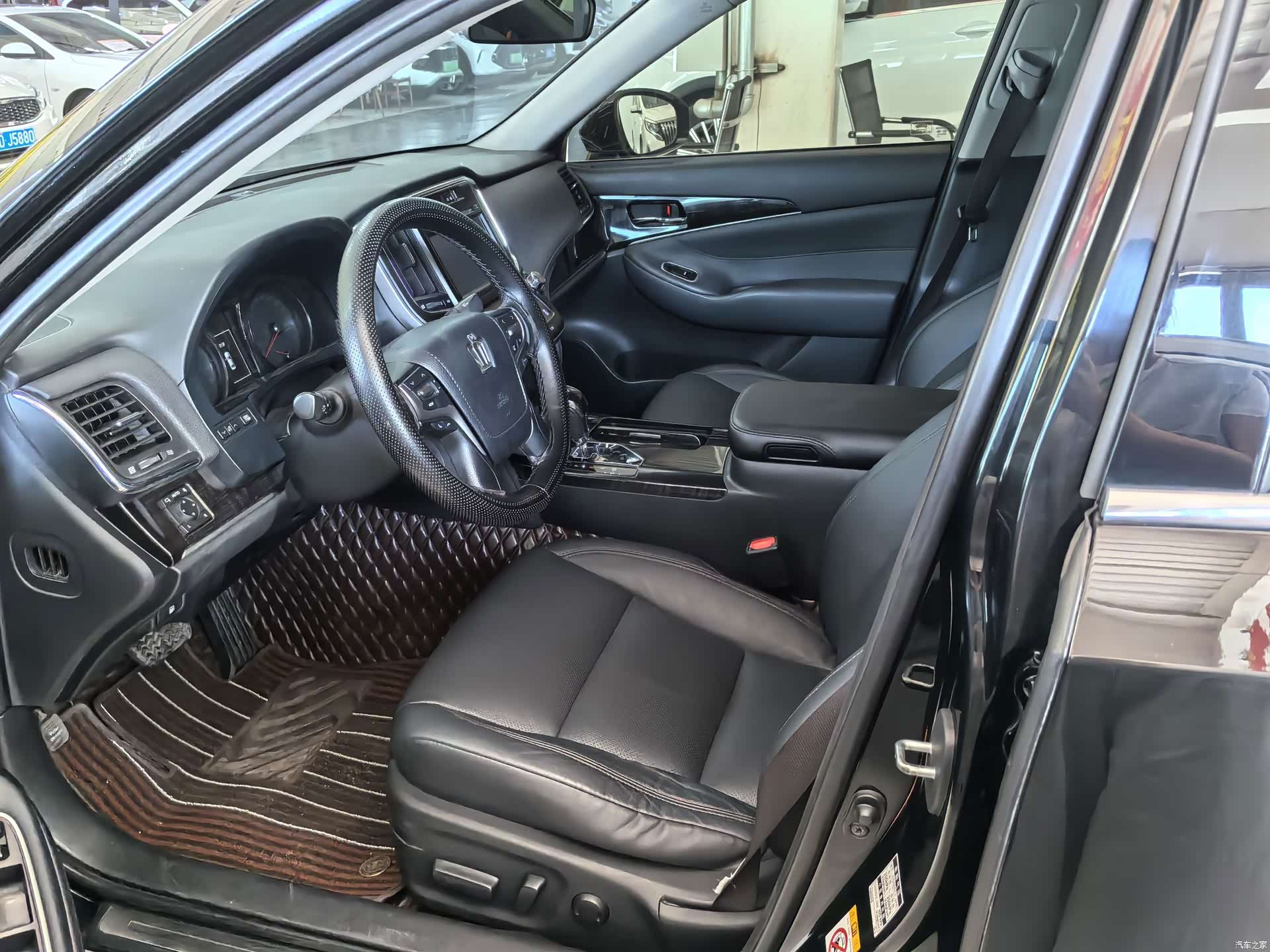 Toyota Crown, 2018 7