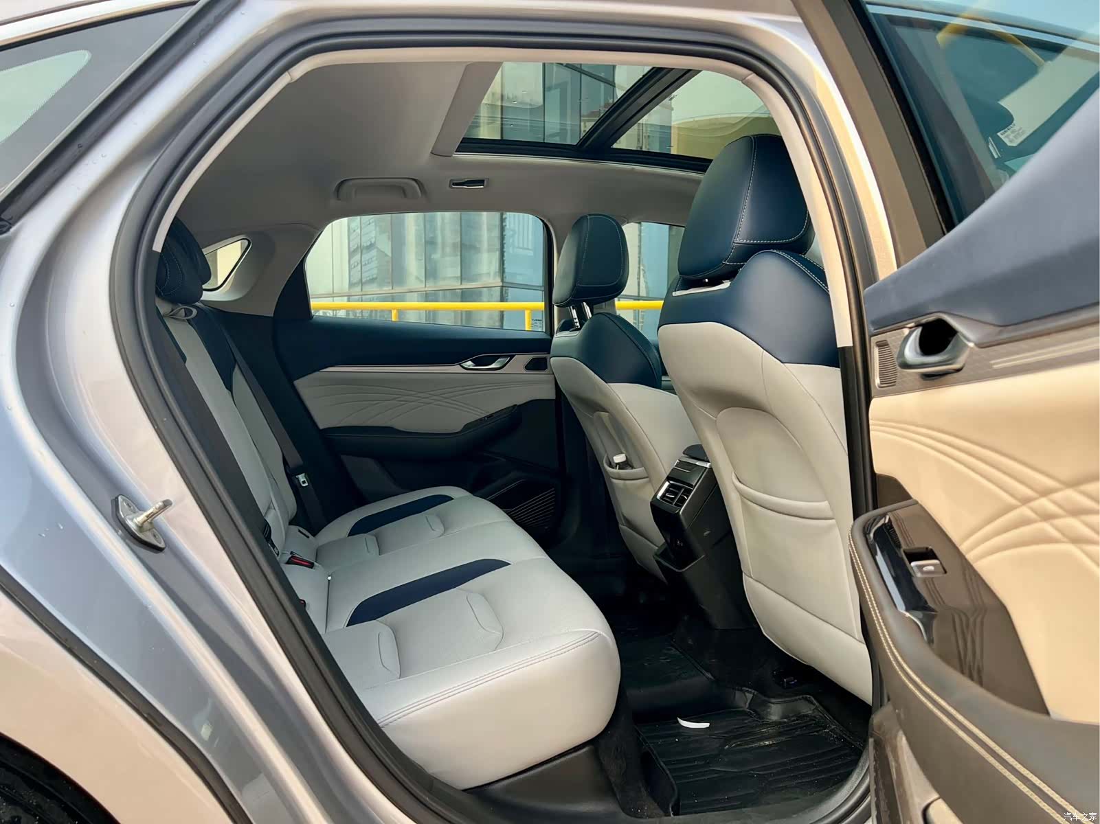 Geely Preface, 2022 13