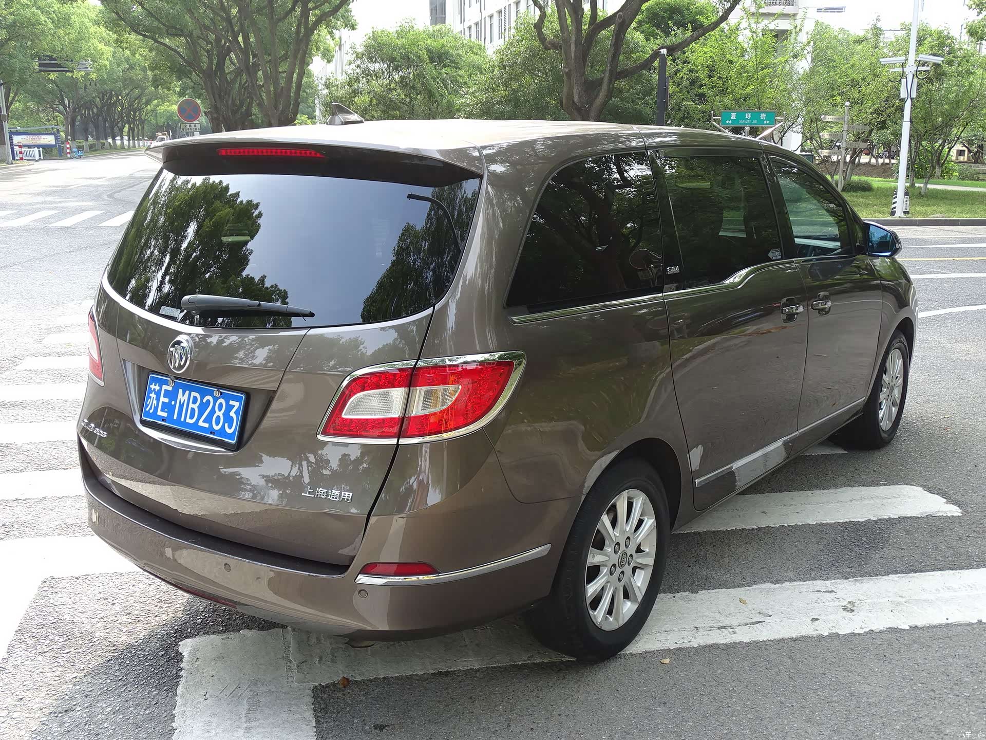 Buick GL8, 2011 все фото