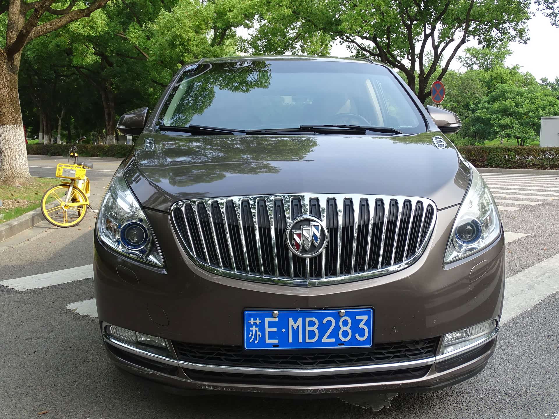 Buick GL8, 2011 2