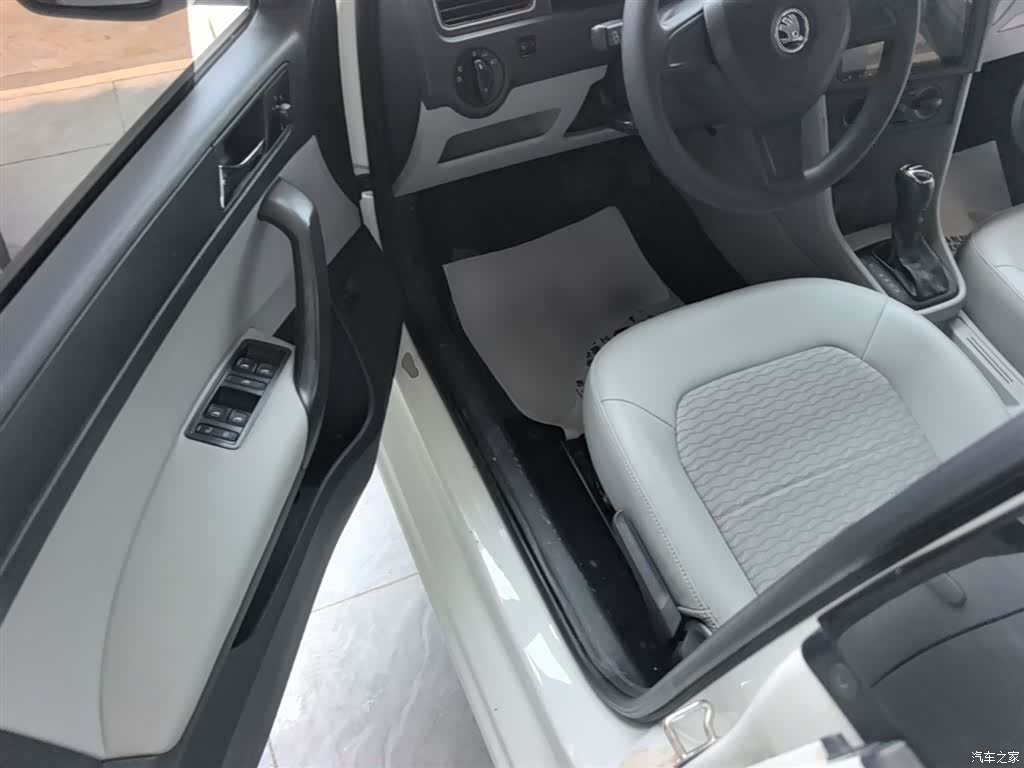 Skoda Rapid, 2017 16