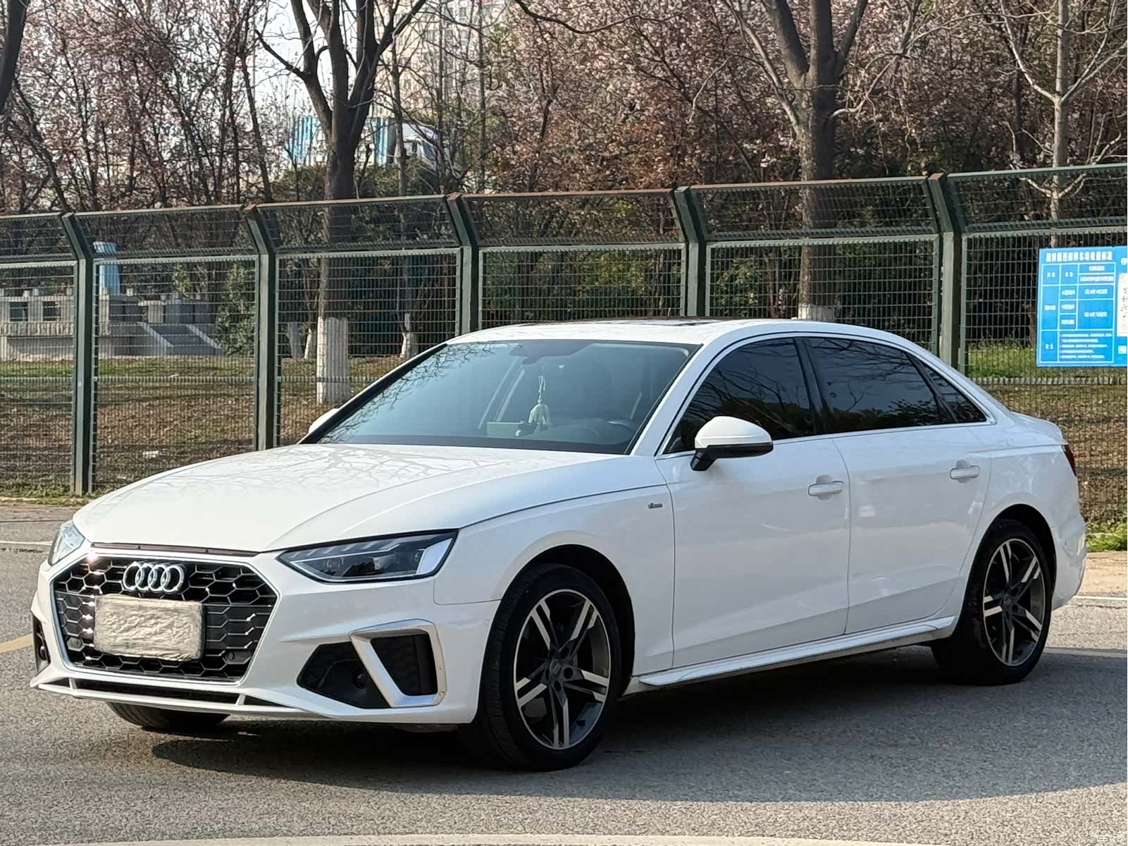 Audi A4L, 2021 1