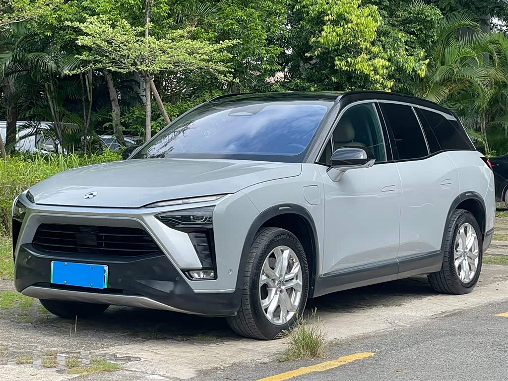 NIO ES8