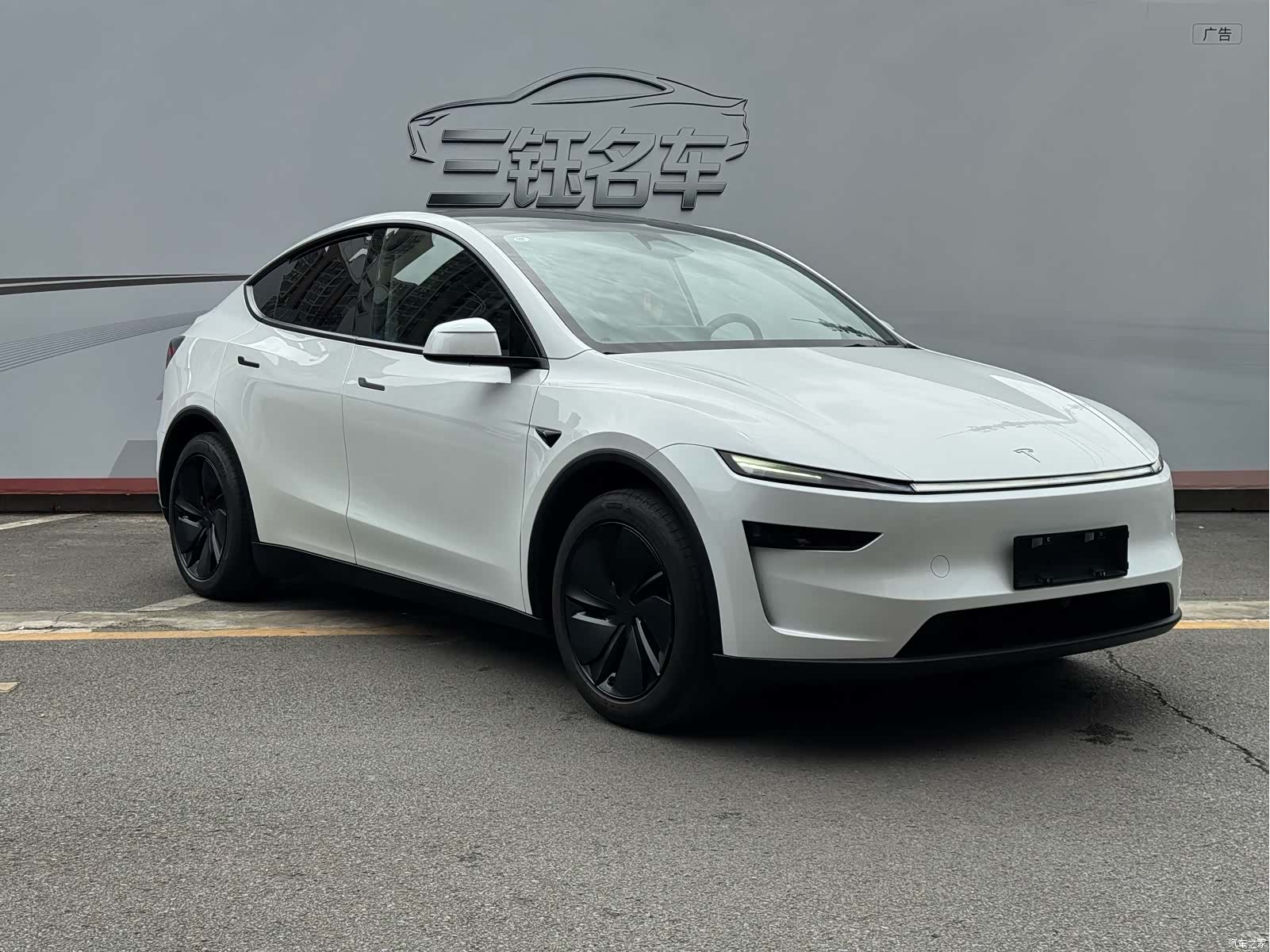 Tesla Model Y, 2025 3
